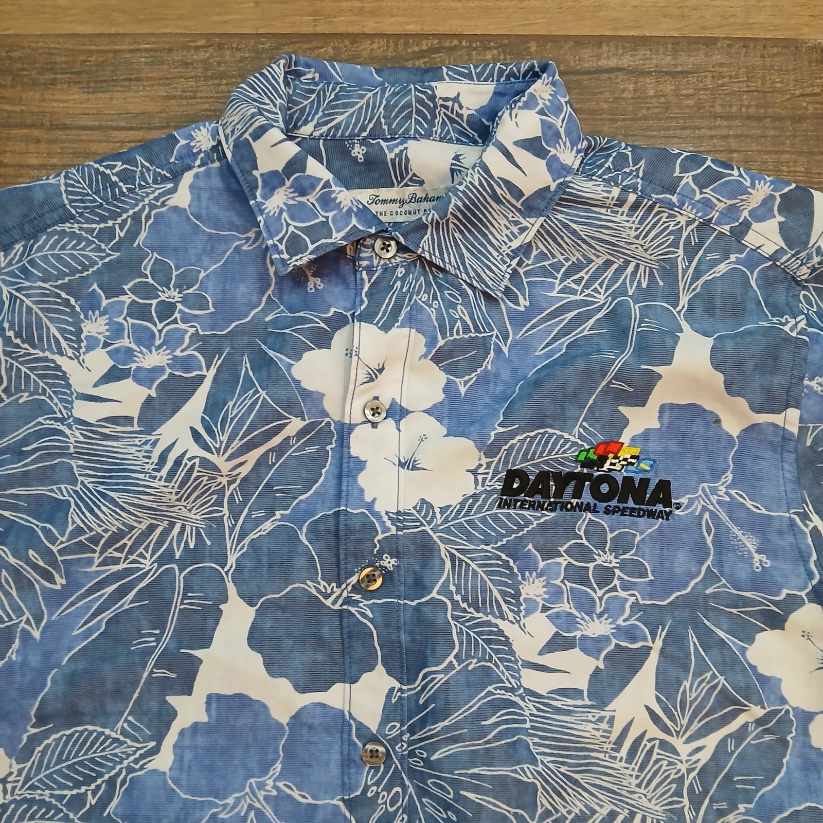Tommy Bahama Shirt Mens Medium Floral Daytona International Speedway Hawaiian